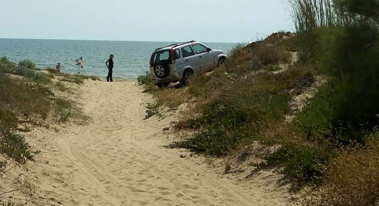auto-sulla-spiaggia-multa-1140x620