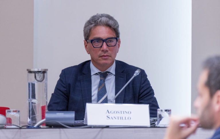 b53fcb55-b6d3-4ac0-a4cb-5662c20d54ad