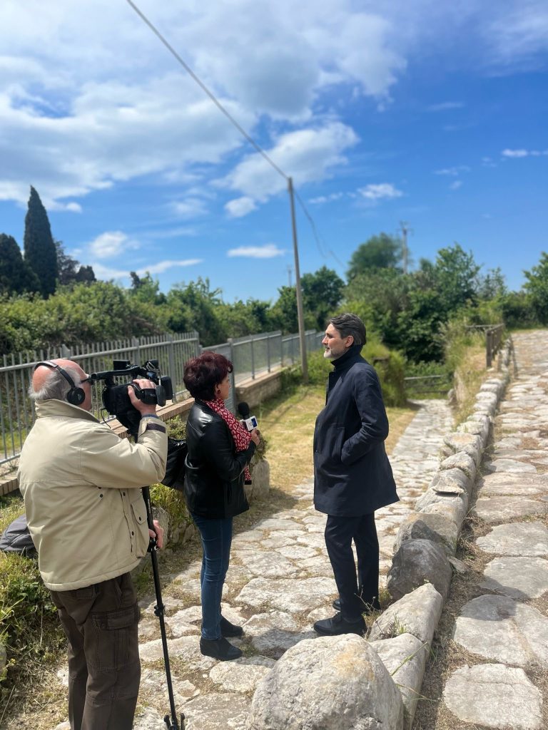 c77795a3-203b-4e1f-b906-7f611e53b9cf