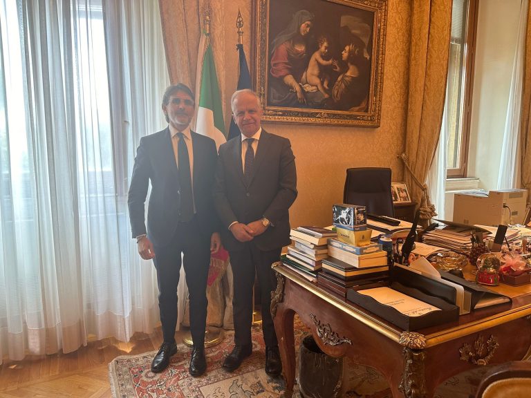 2fd3e4ed-89ef-4868-b618-988454fd9987