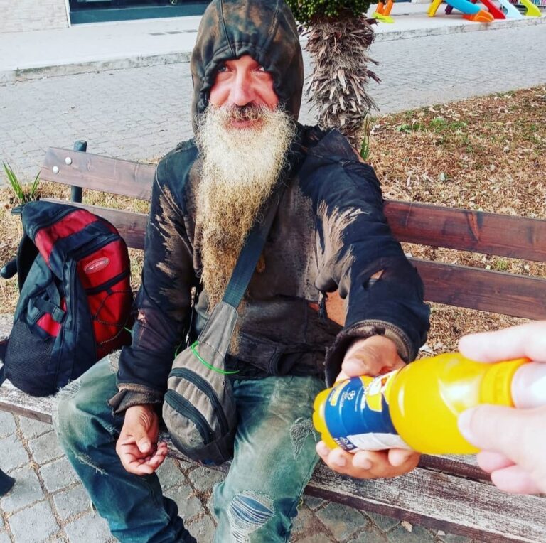 1adf5a05-adea-41da-8900-9f18d4611d5e