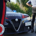 Anziana disabile maltrattata, la badante ubriaca aggredisce anche i carabinieri