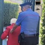 Anziana smarrita: i carabinieri la riaccompagnano a casa