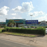 Auto sfondate e depredate al parcheggio esterno del Decumano