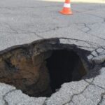 MONDRAGONE – Si apre voragine: disagi in via Venezia